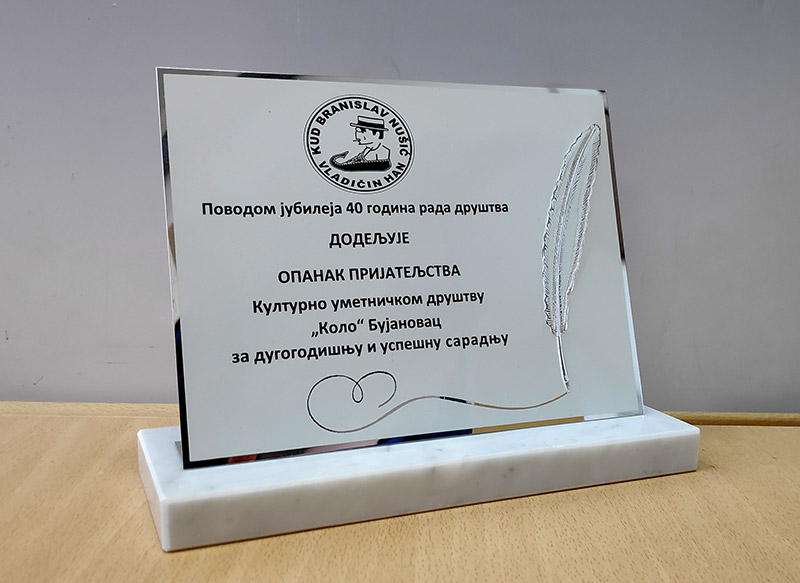 Plaketa PL601 -Pero - Bela